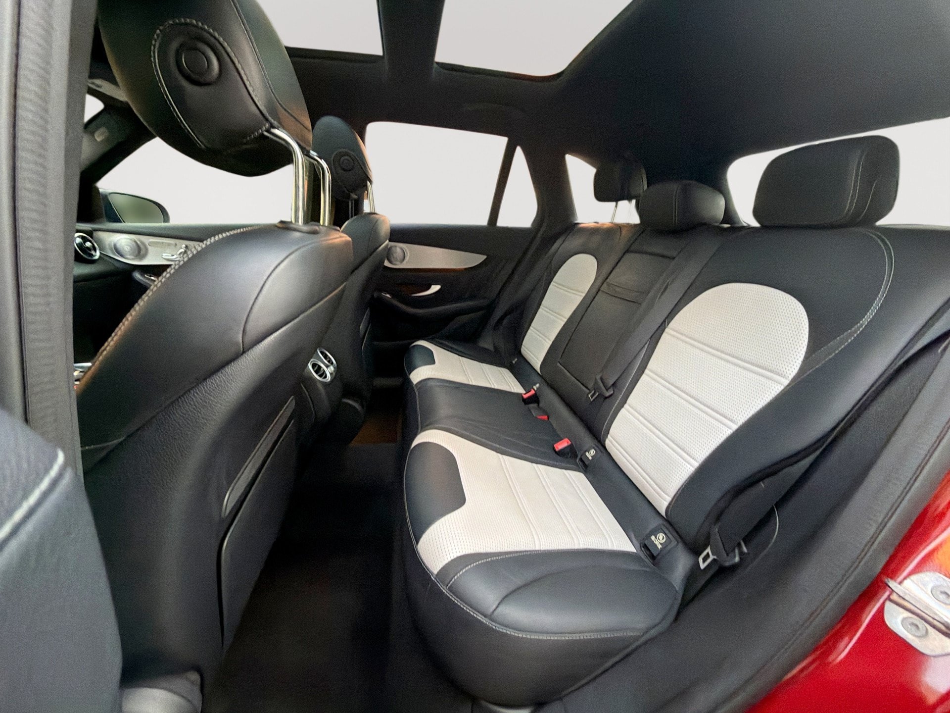 Used 2019 Mercedes-Benz GLC 63 AMG 4MATIC w/ Multimedia Package image 26