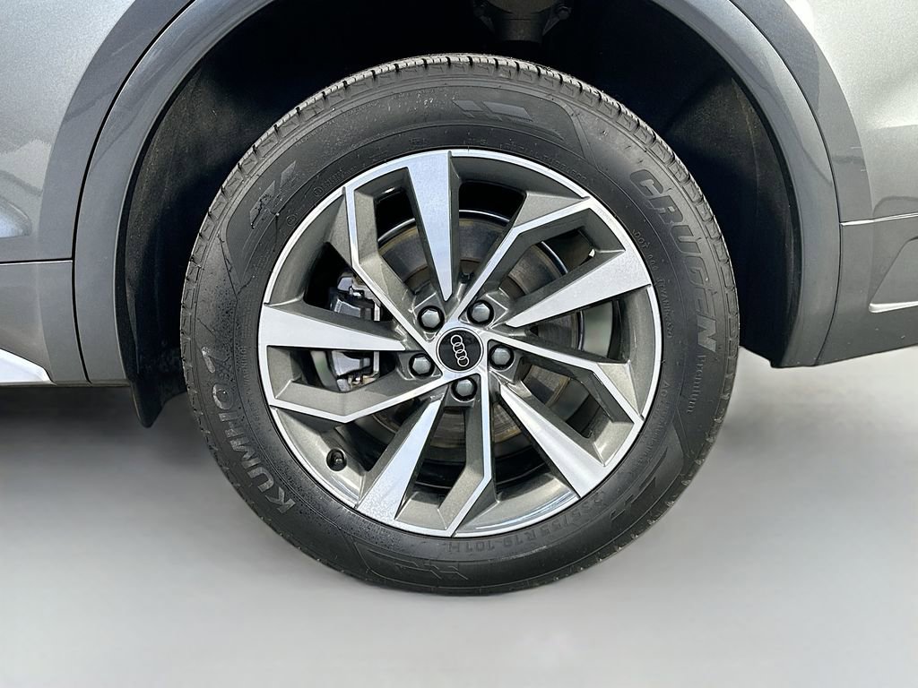 Used 2025 Audi Q5 2.0T Premium Plus w/ Premium Plus Package AWD/4WD image 35