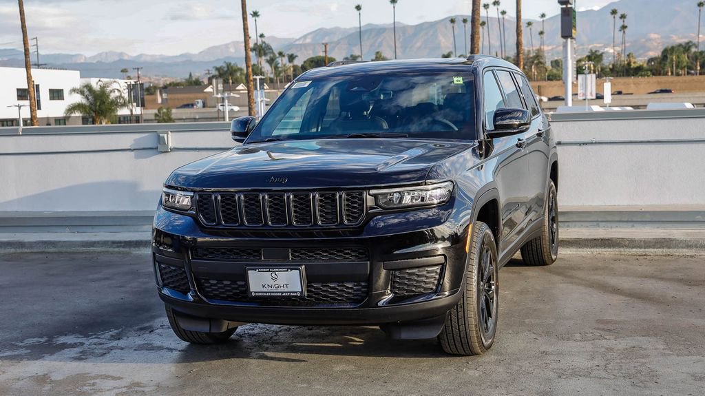 New 2025 Jeep Grand Cherokee L Altitude image 4