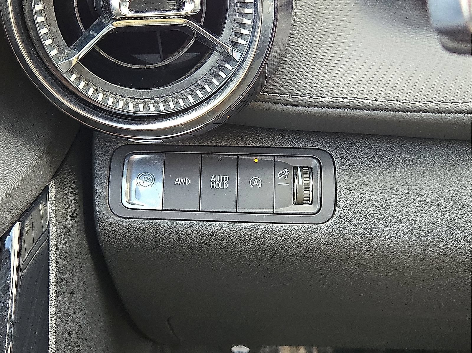 Used 2025 Chevrolet Equinox LT AWD/4WD image 24