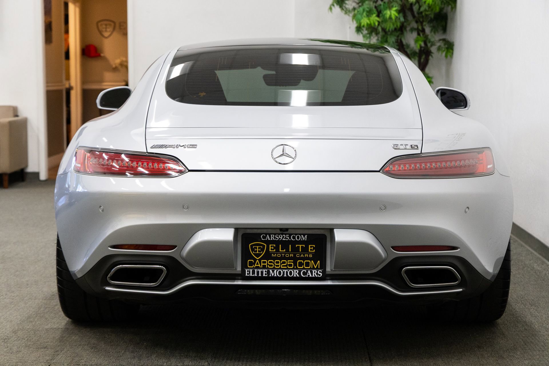Used 2016 Mercedes-Benz AMG GT S w/ Exclusive Interior Package image 4
