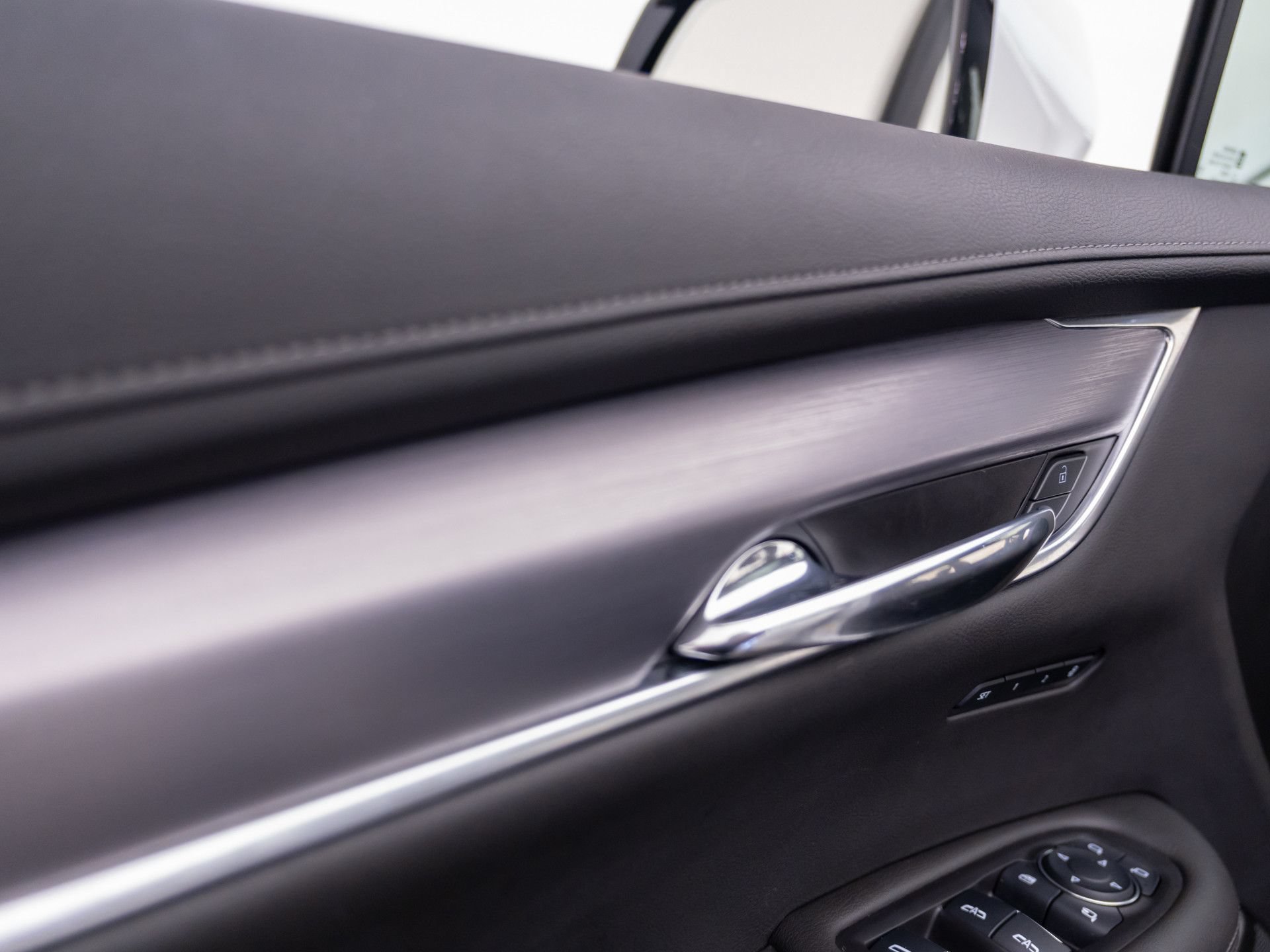 Used 2024 Cadillac XT6 Luxury w/ LPO, Floor Liner Package AWD/4WD image 15
