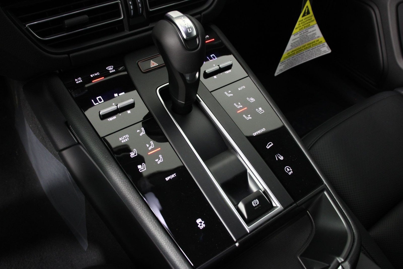 New 2026 Porsche Macan AWD/4WD image 14