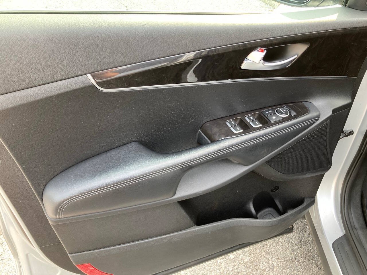 Used 2017 Kia Sorento AWD image 27