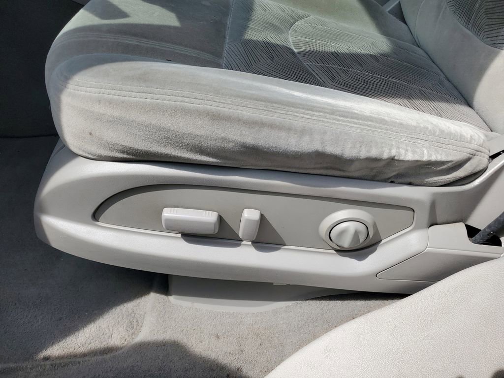 Used 2013 Buick Enclave Convenience FWD image 6