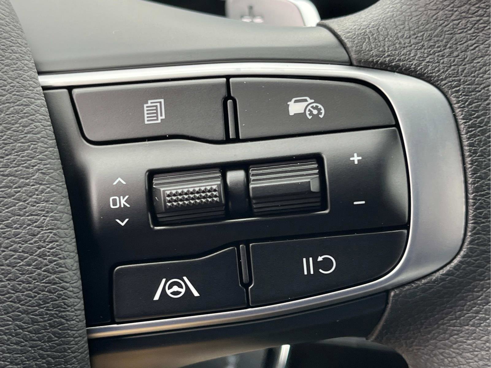 New 2025 Kia Sportage LX image 30