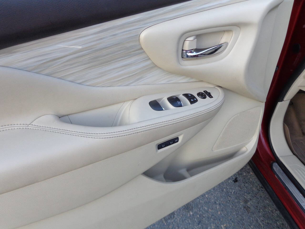 Used 2017 Nissan Murano SL image 38