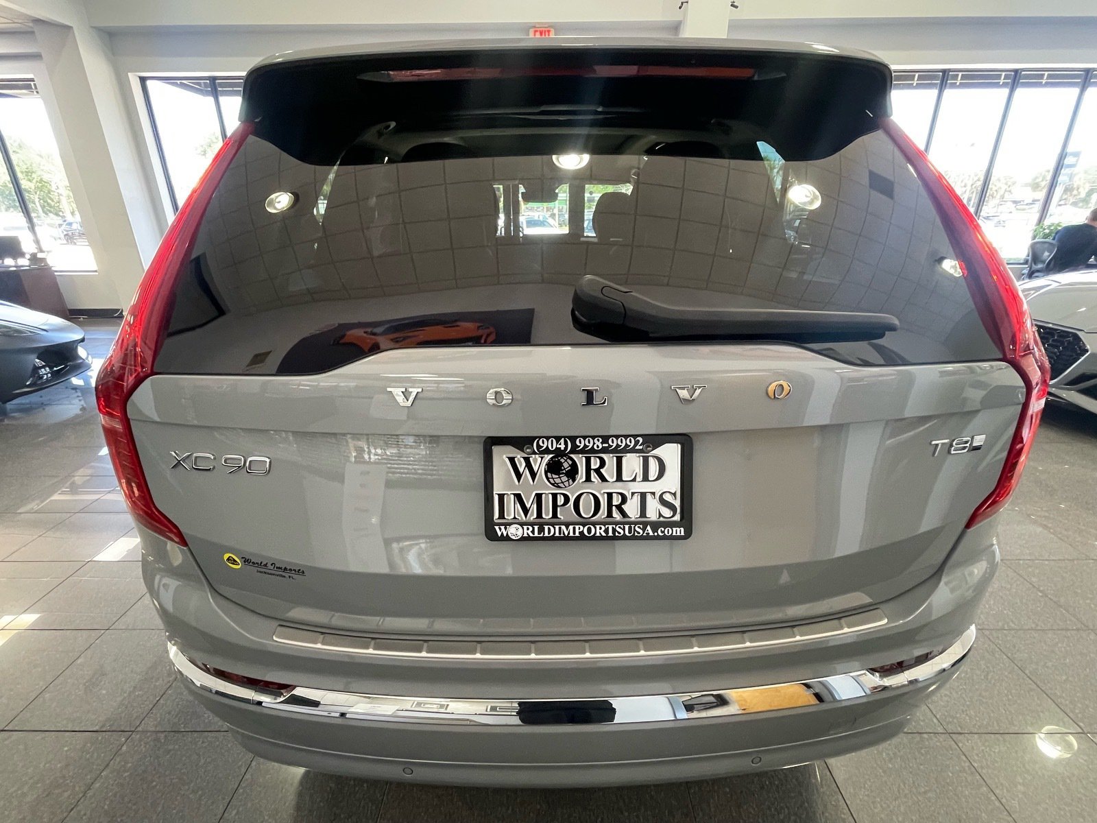 Used 2025 Volvo XC90 T8 Plus w/ Protection Package Premier AWD/4WD image 4