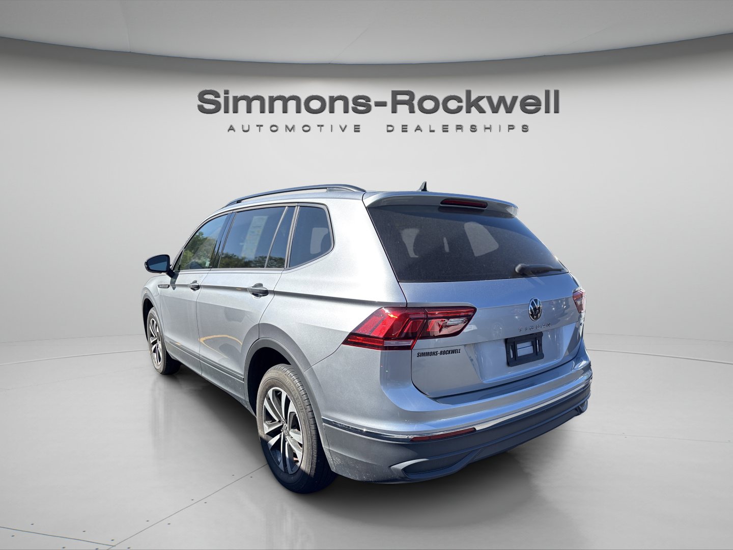 Used 2023 Volkswagen Tiguan S w/ Driver Assistance Package AWD/4WD image 3