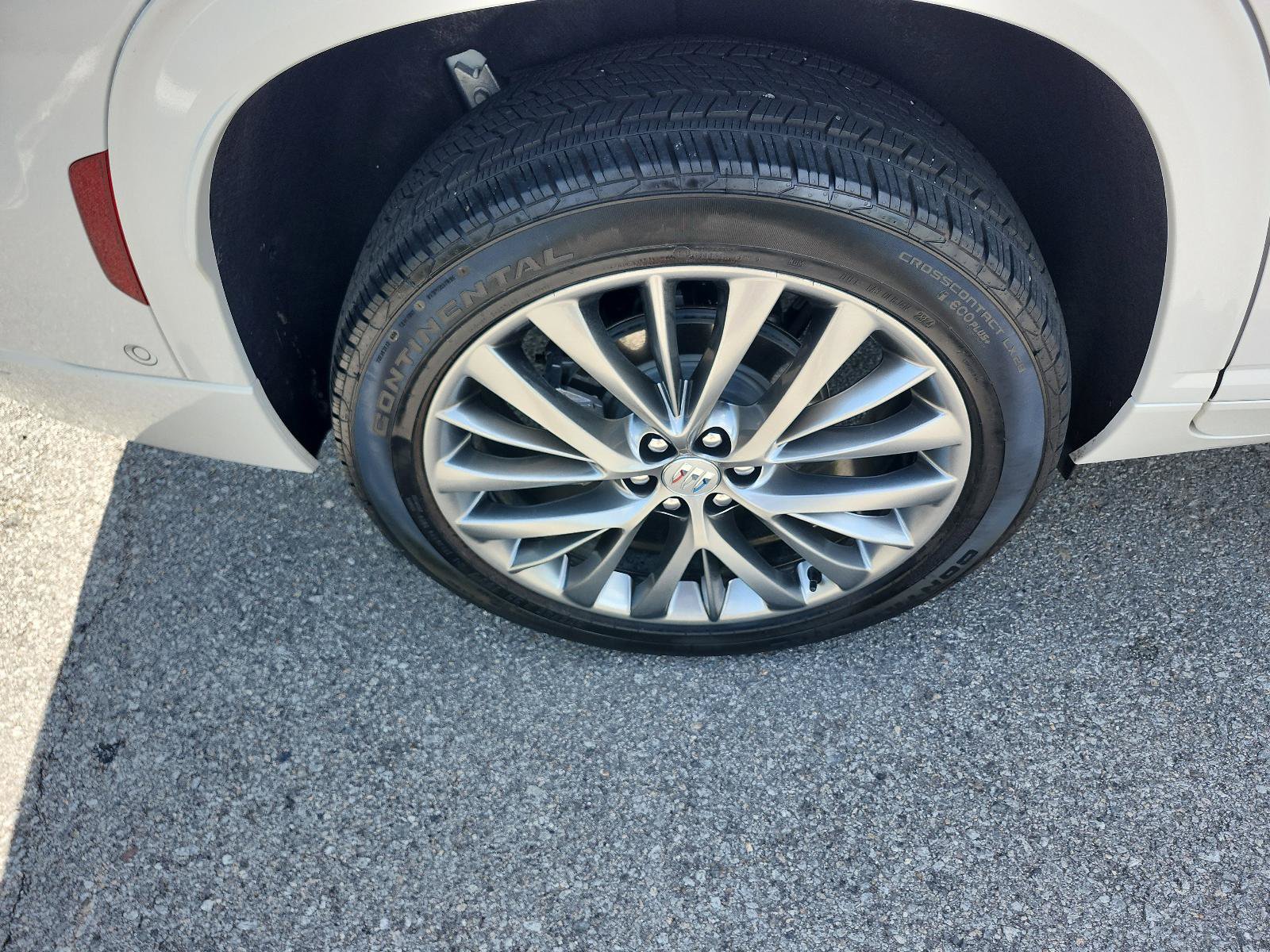 Used 2025 Buick Enclave Avenir w/ Super Cruise Package FWD image 5