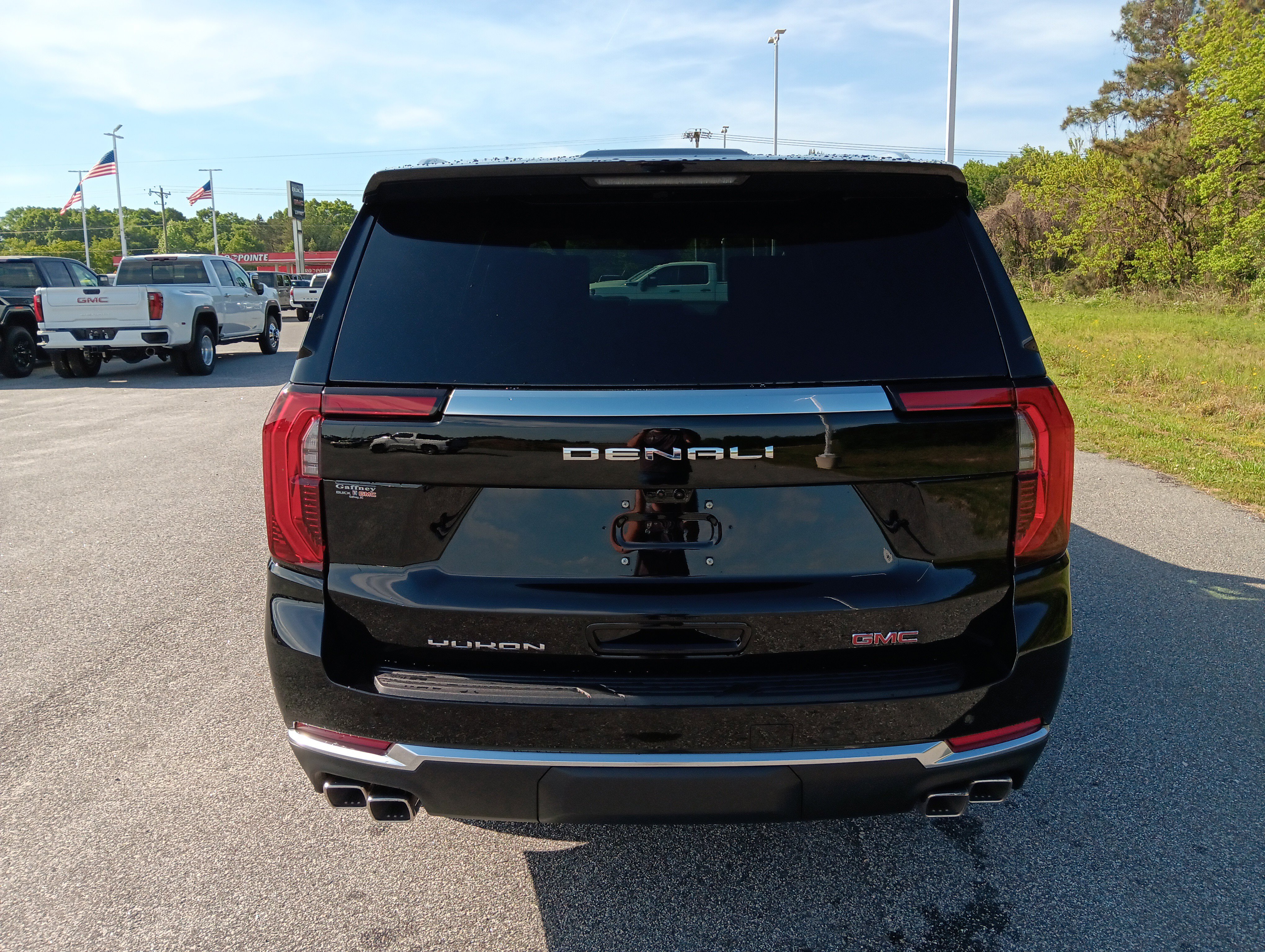 New 2026 GMC Yukon Denali w/ Denali Reserve Package AWD/4WD image 4