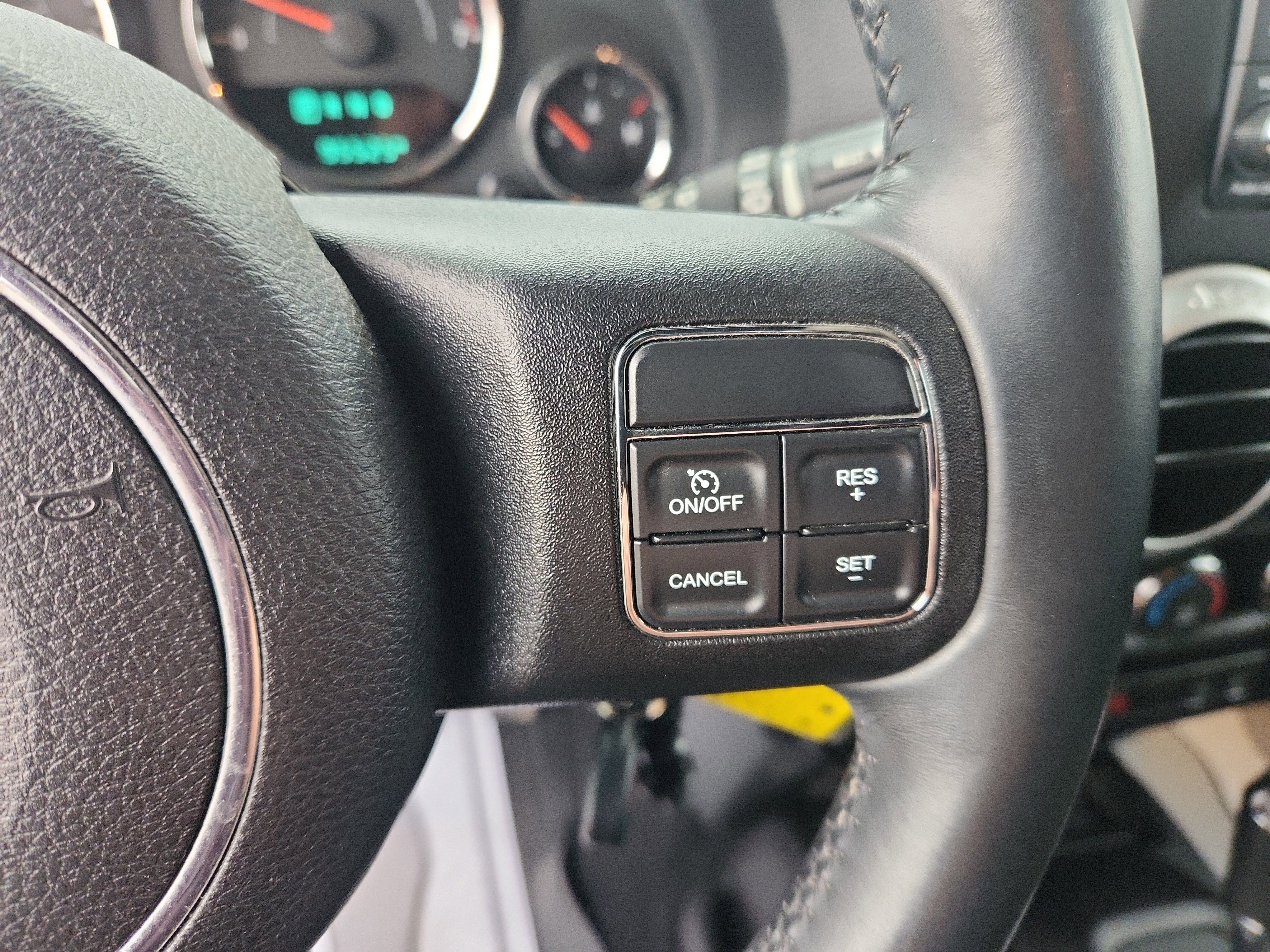 Used 2015 Jeep Wrangler Unlimited Rubicon w/ Connectivity Group image 26