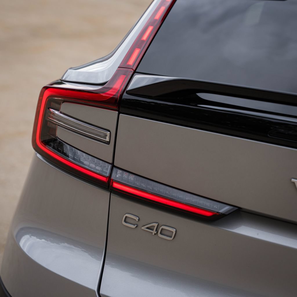 Certified 2023 Volvo C40 P8 Recharge Plus AWD/4WD image 5
