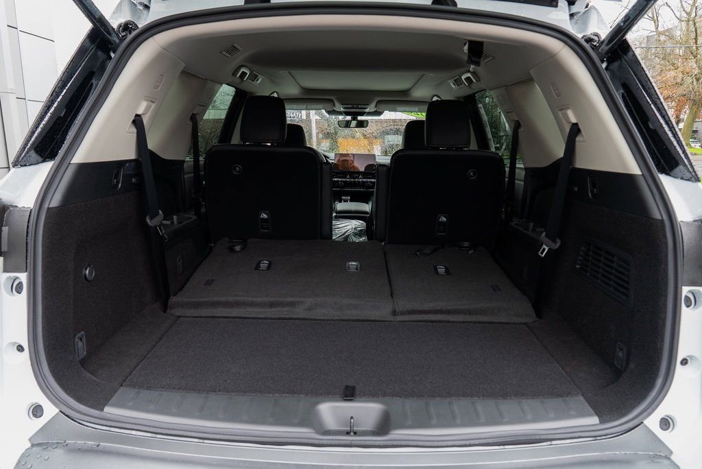 New 2026 Nissan Pathfinder SL w/ SL Premium Package AWD/4WD image 8