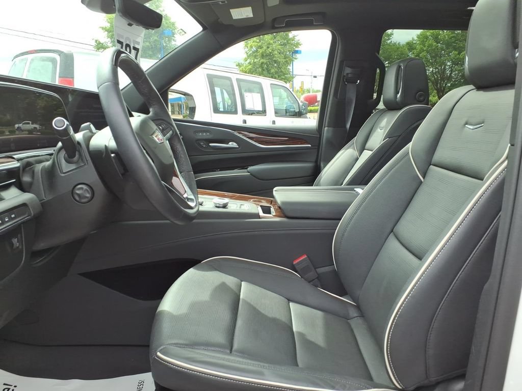 Used 2023 Cadillac Escalade Premium Luxury w/ LPO, Floor Liner Package AWD/4WD image 15