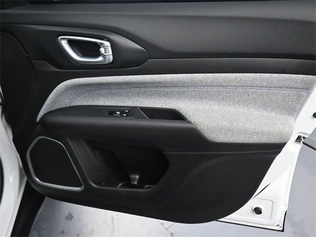 Used 2025 Jeep Compass Sport image 34