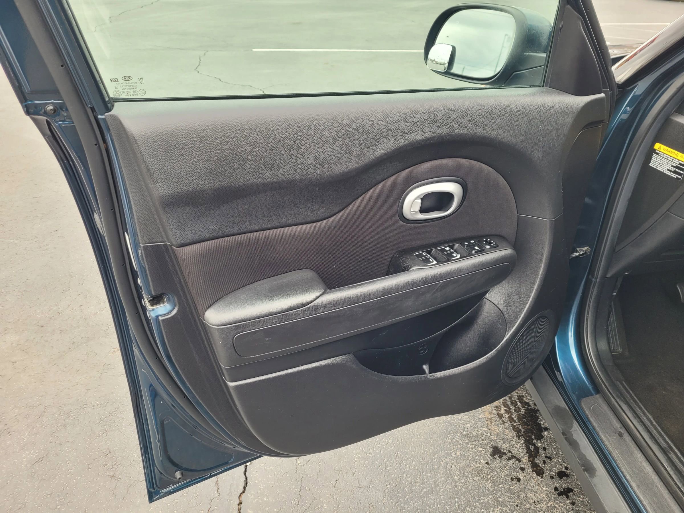 Used 2018 Kia Soul + image 12