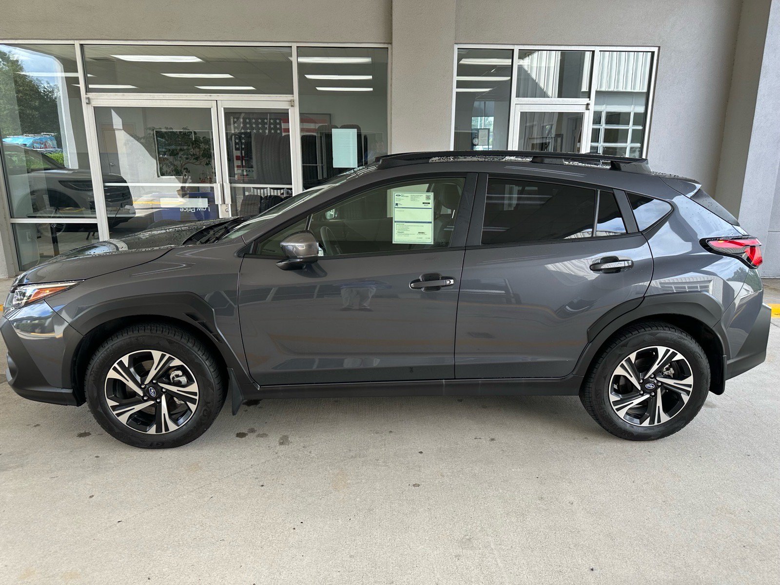Used 2024 Subaru Crosstrek 2.0i Premium AWD/4WD image 3