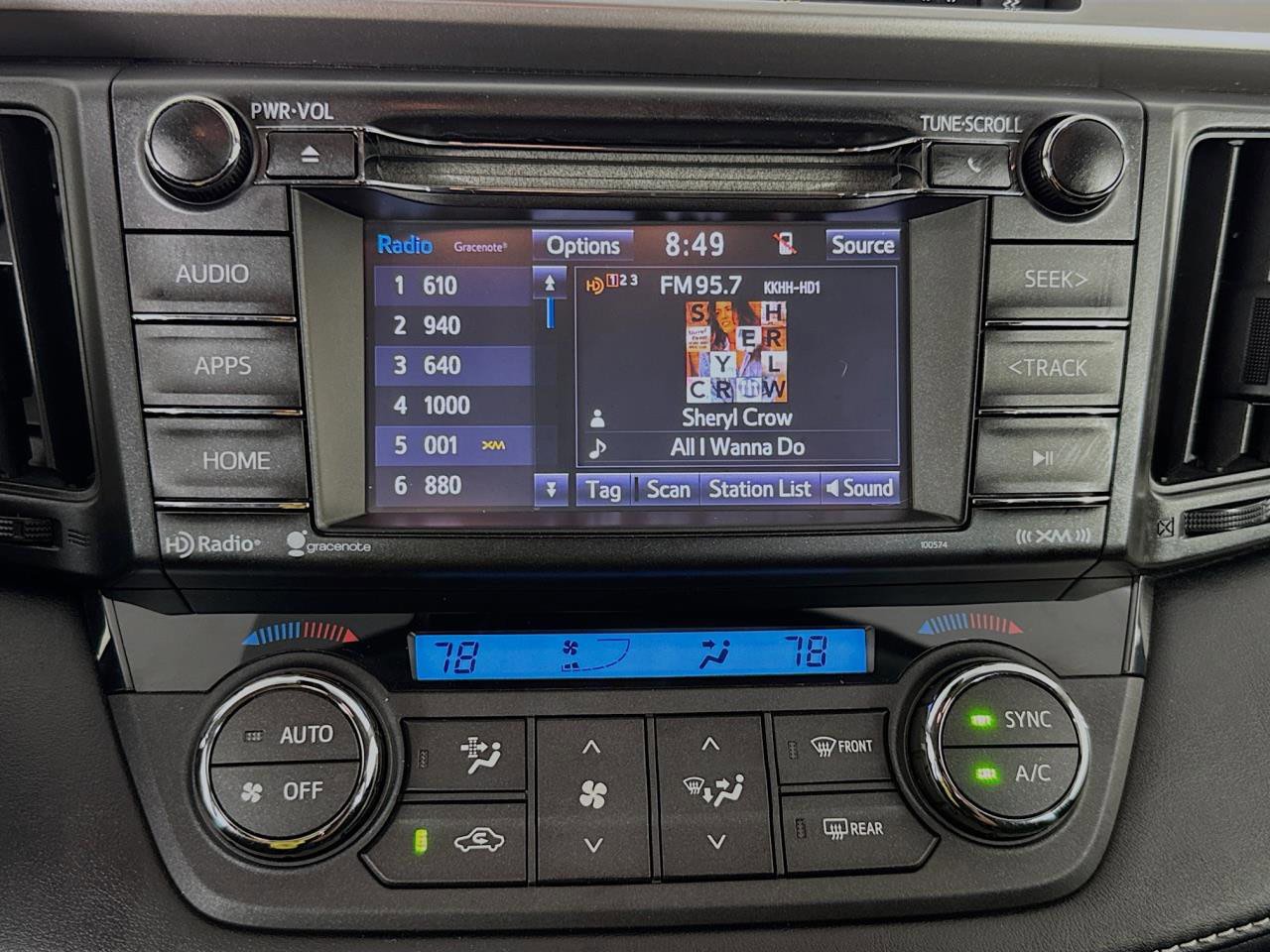 Used 2017 Toyota RAV4 XLE image 17