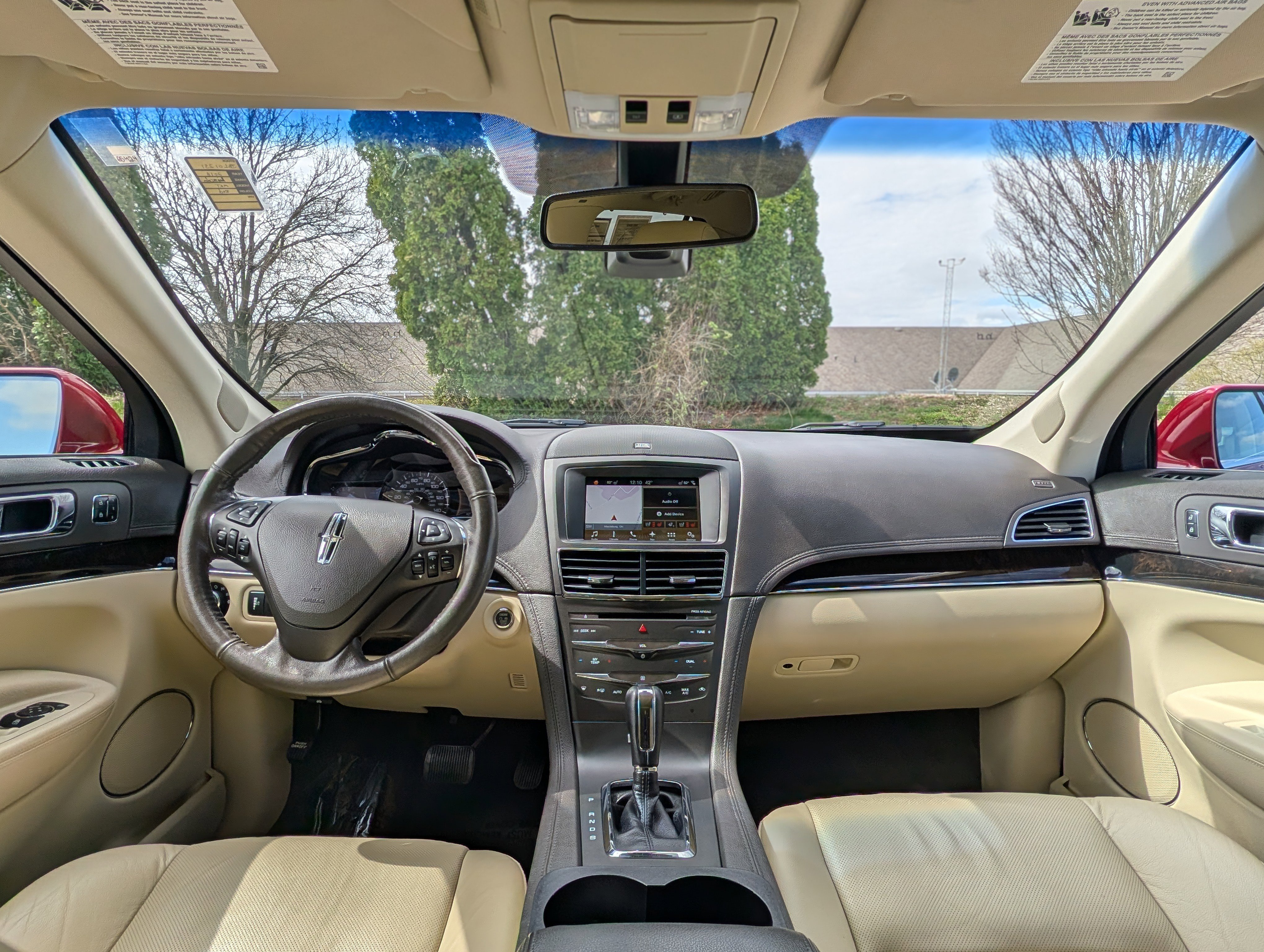 Used 2018 Lincoln MKT AWD image 13