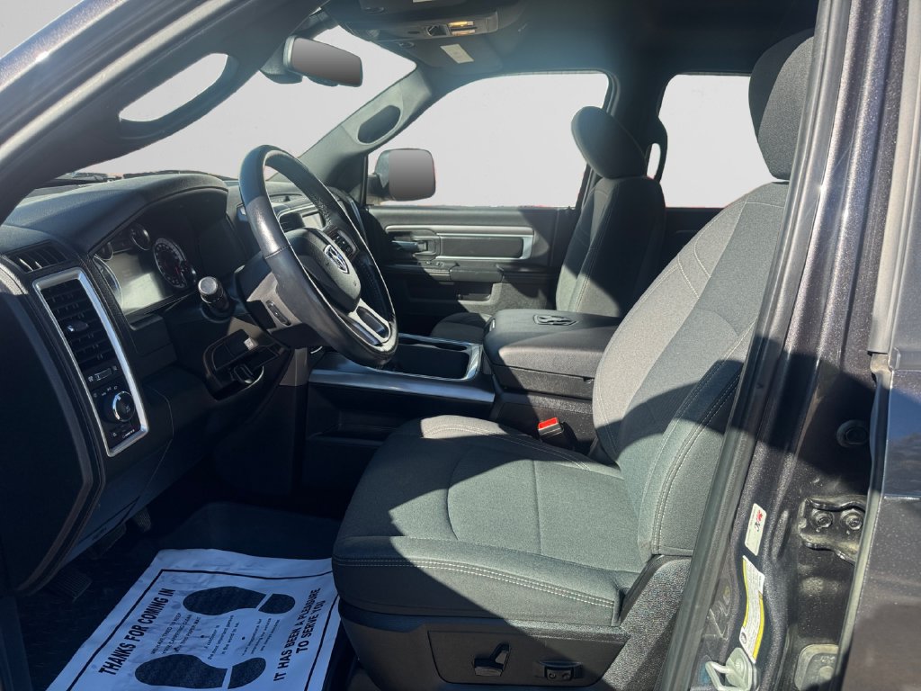 Used 2023 RAM 1500 Warlock AWD/4WD image 9