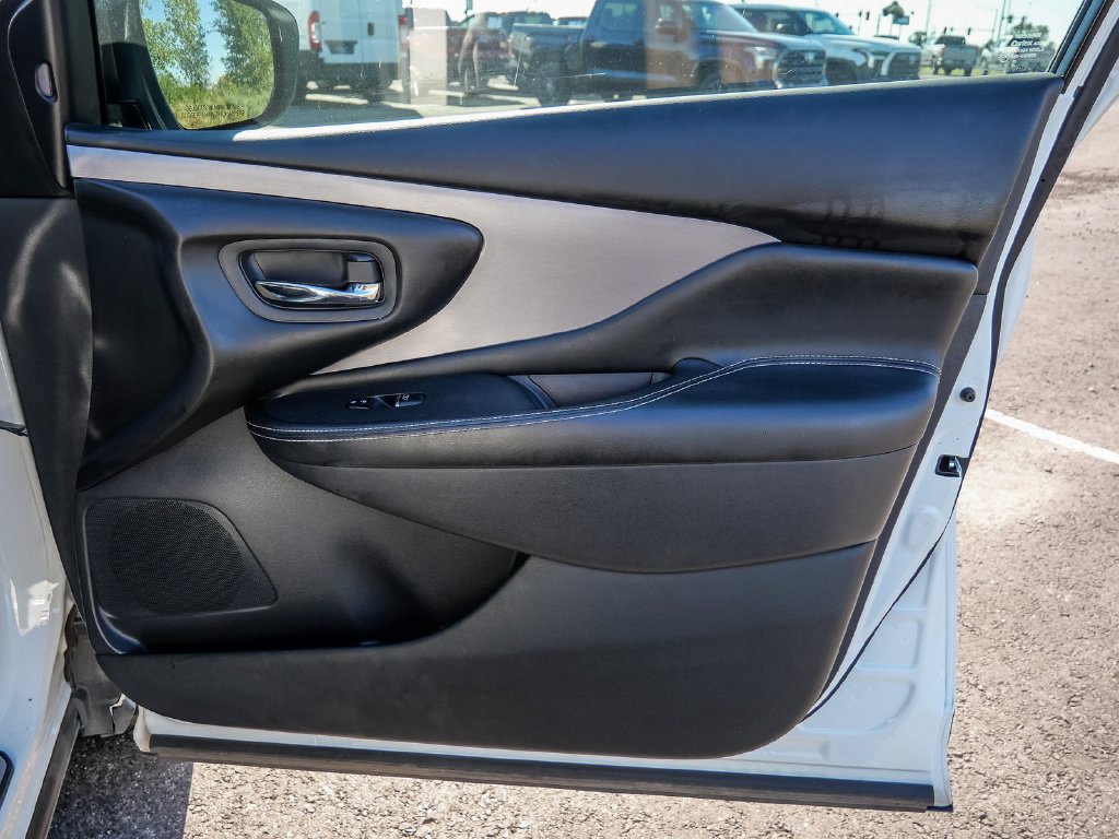 Used 2019 Nissan Murano SL w/ SL Technology Package FWD image 19