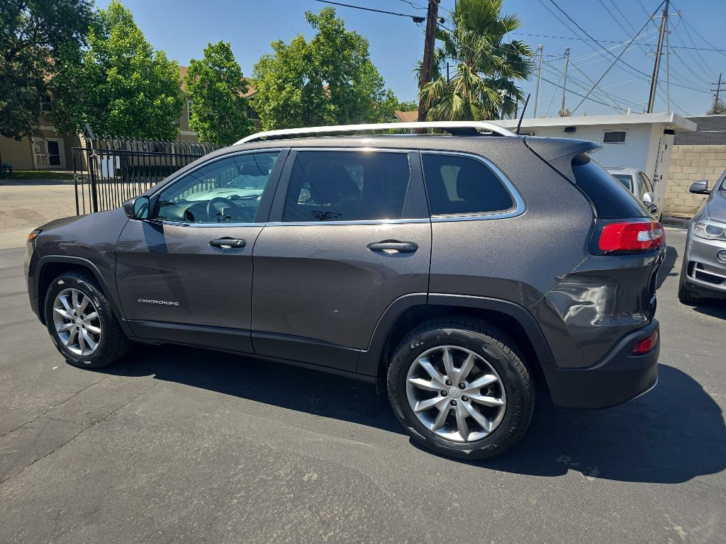 Used 2018 Jeep Cherokee Limited AWD/4WD image 10