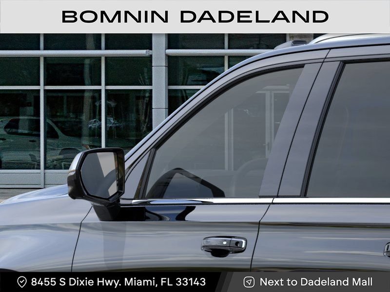 New 2026 Chevrolet Suburban Premier RWD image 12