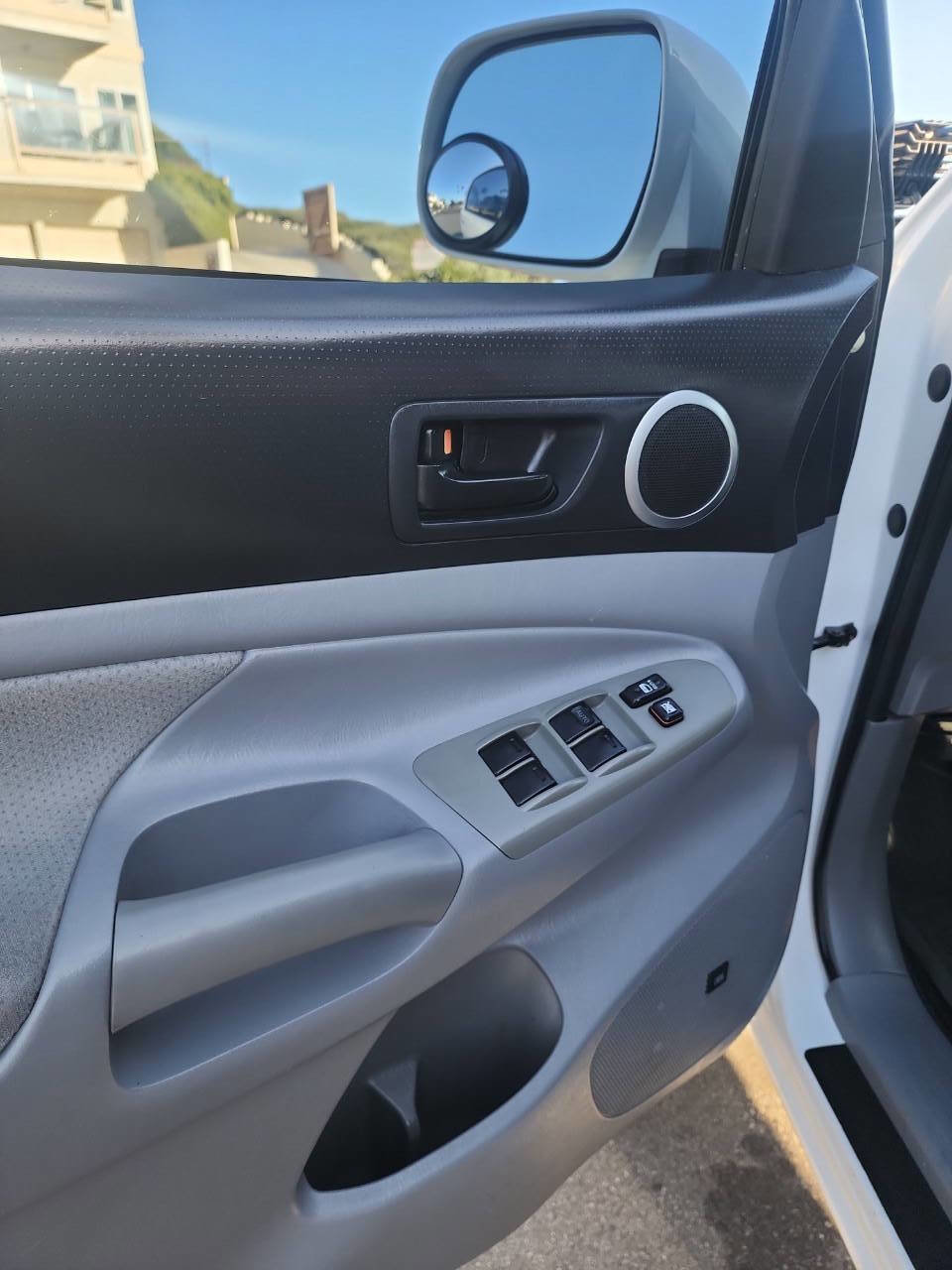 Used 2010 Toyota Tacoma PreRunner RWD image 18