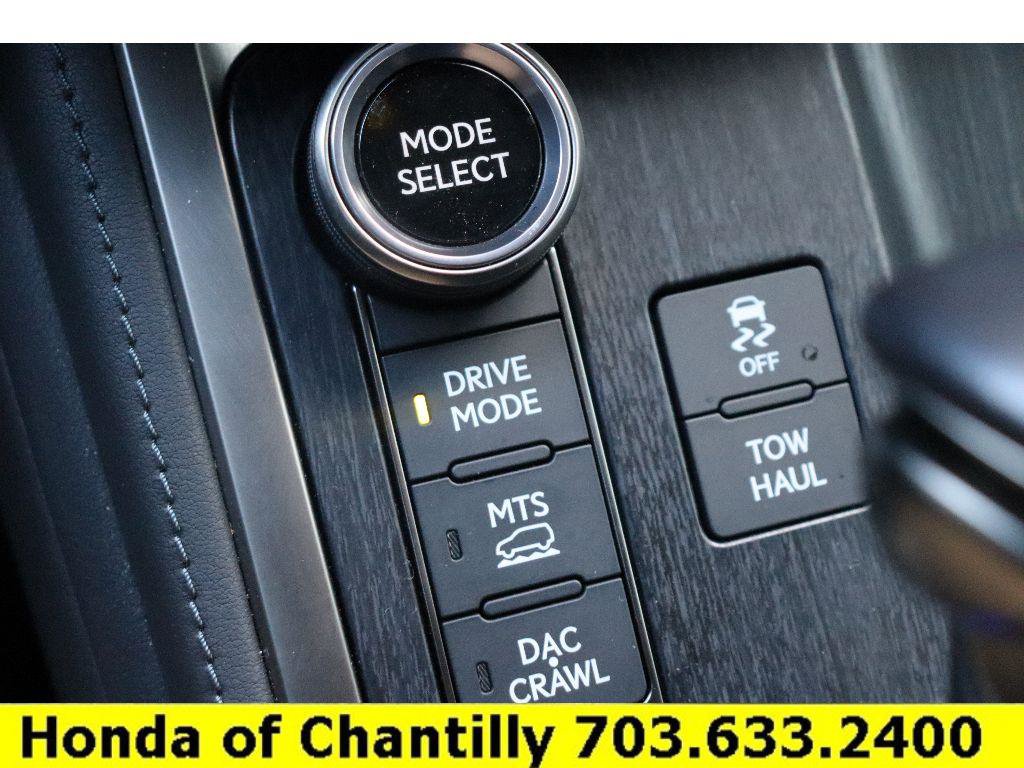 Used 2024 Lexus GX 550 image 17