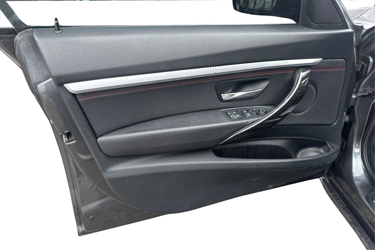 Used 2018 BMW 330i Gran Turismo xDrive image 19