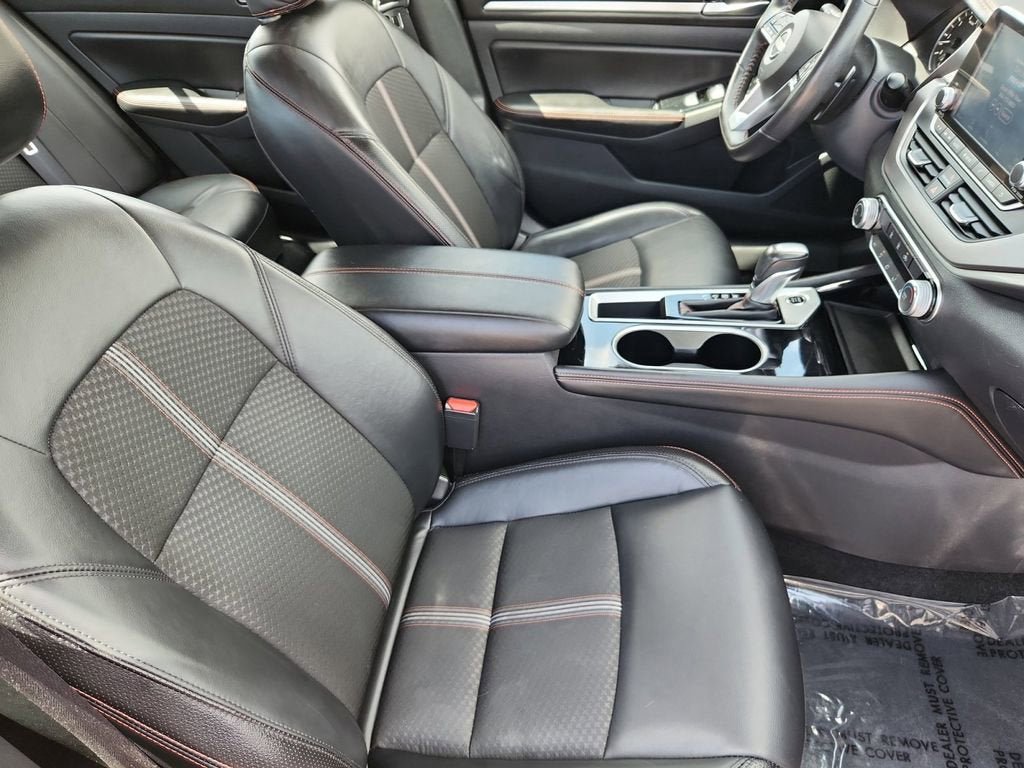Used 2024 Nissan Altima 2.5 SR FWD image 15