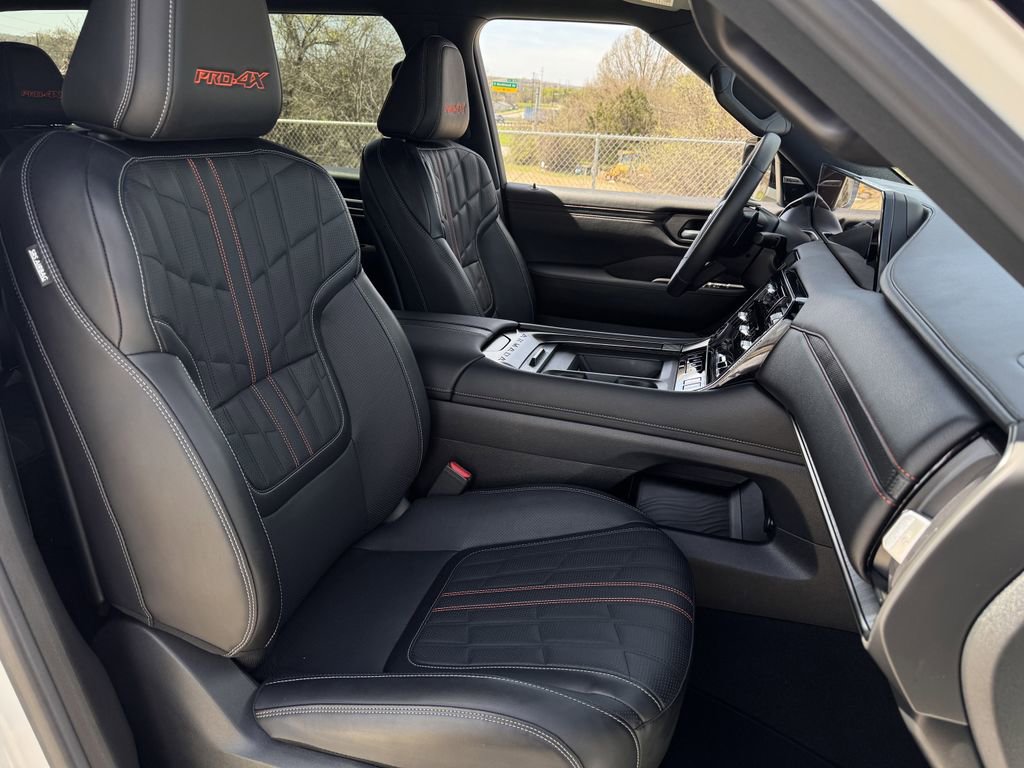 Used 2025 Nissan Armada PRO-4X image 26