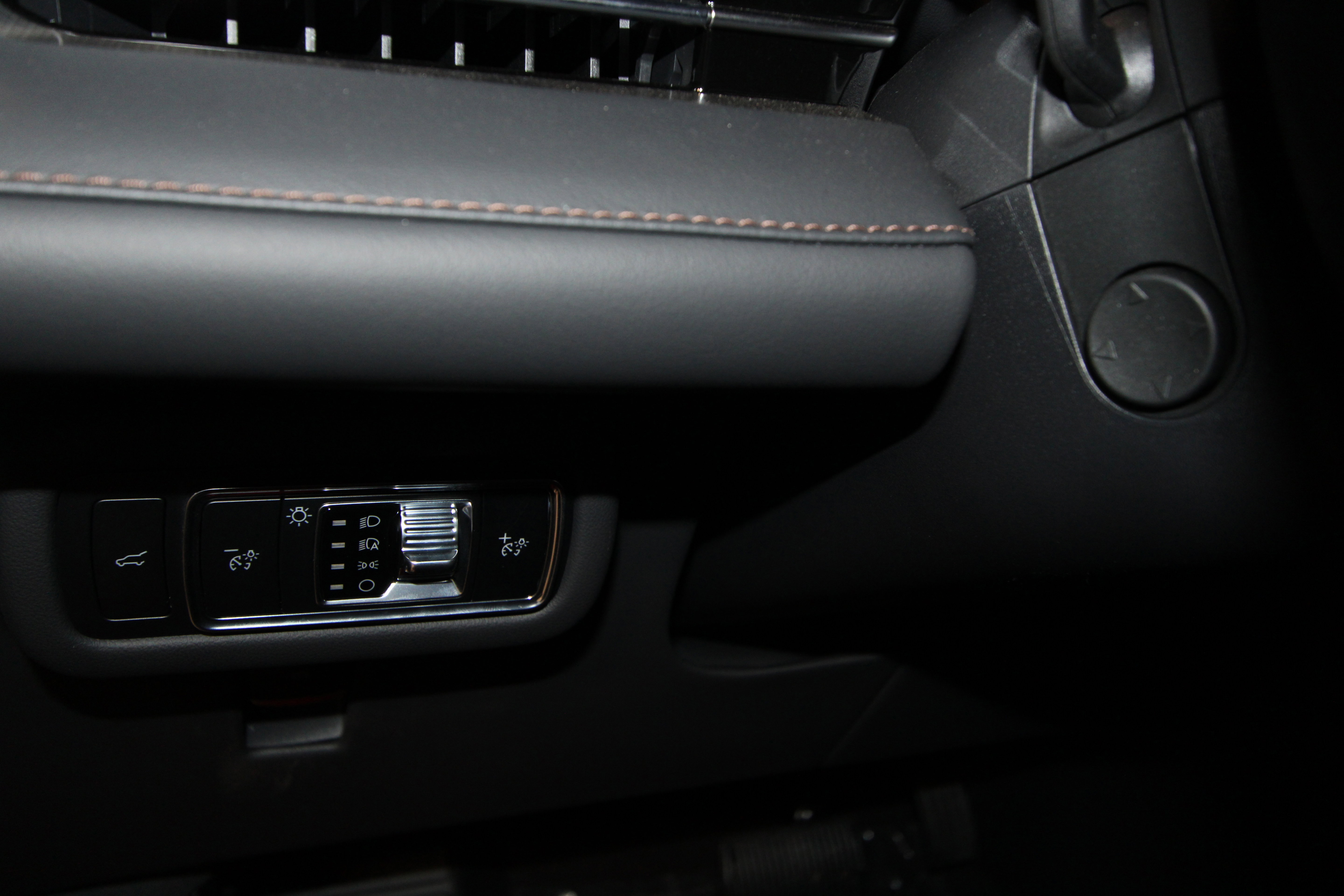 New 2026 Lincoln Nautilus Premier image 9