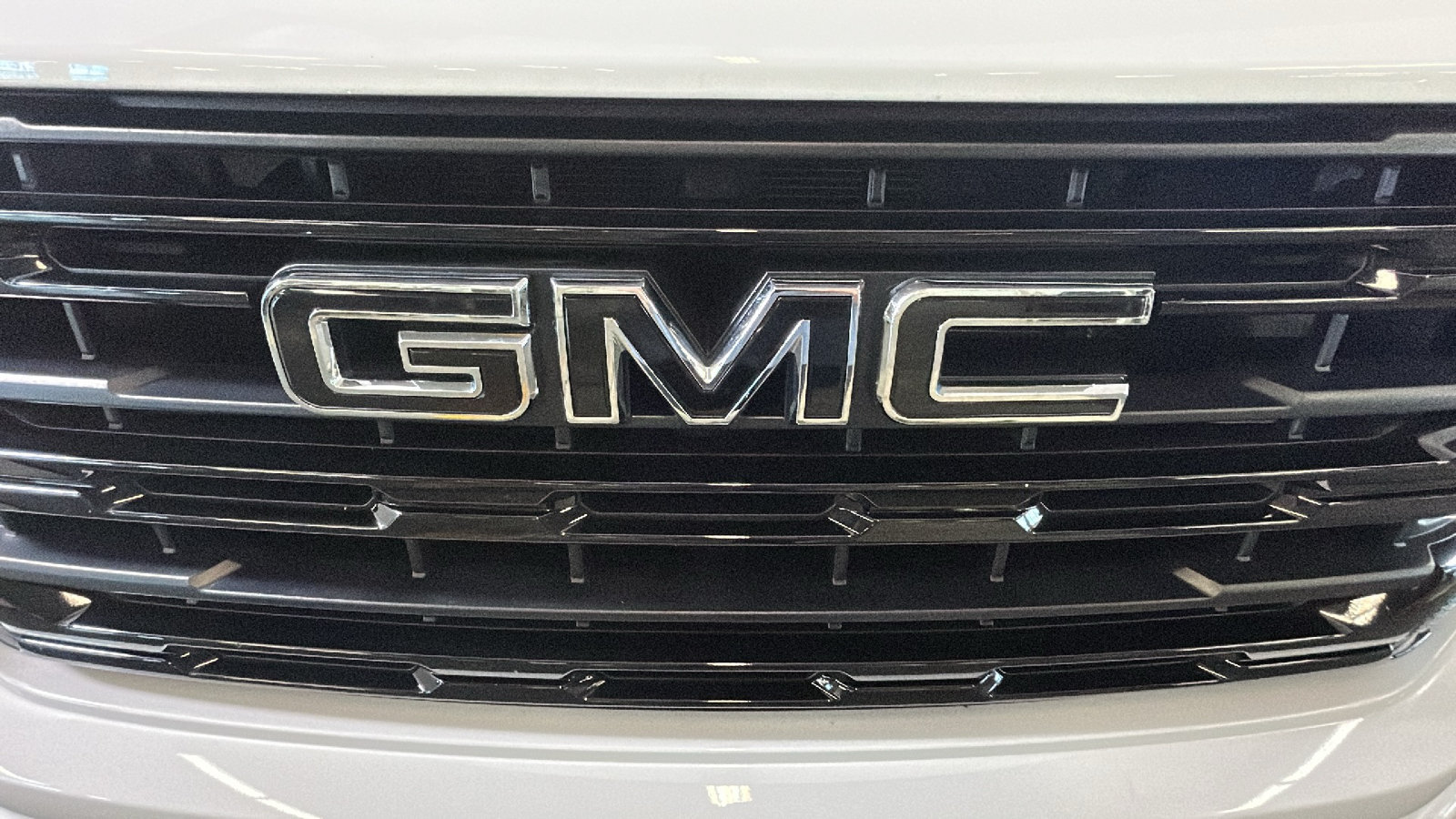 Used 2024 GMC Sierra 1500 Elevation w/ X31 Off-Road Package AWD/4WD image 10