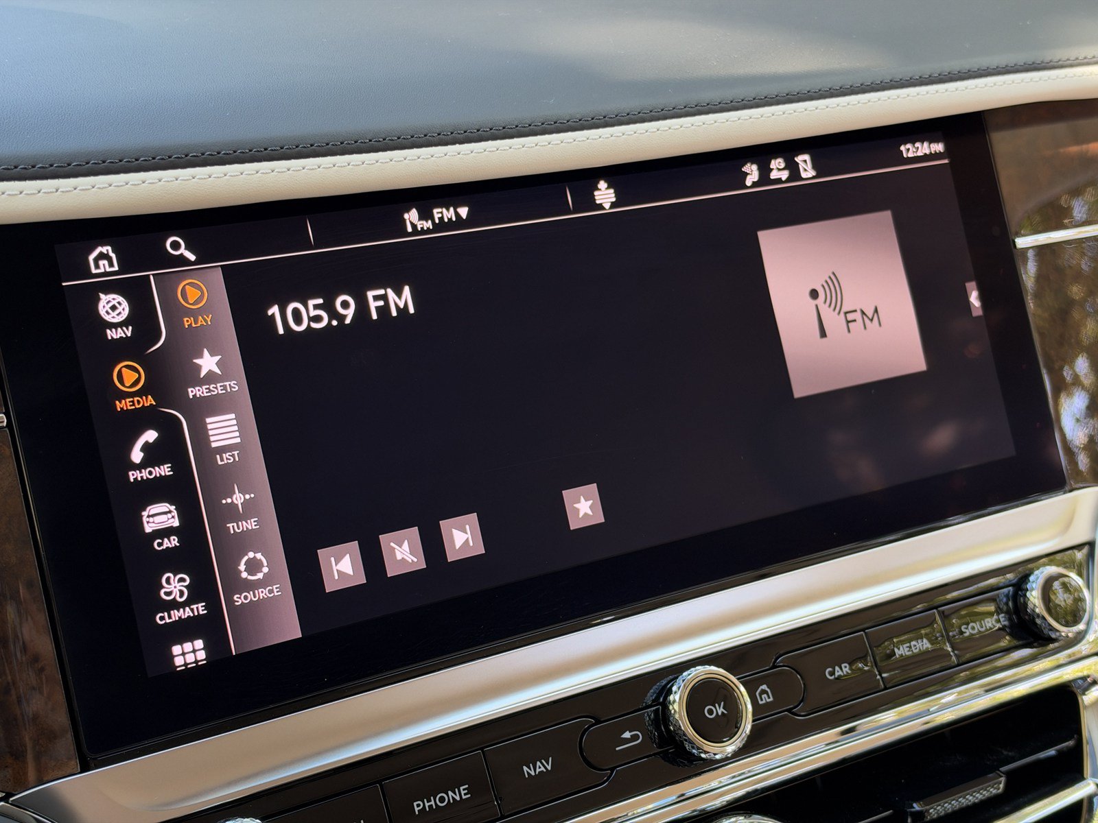 Certified 2023 Bentley Flying Spur V8 AWD/4WD image 21