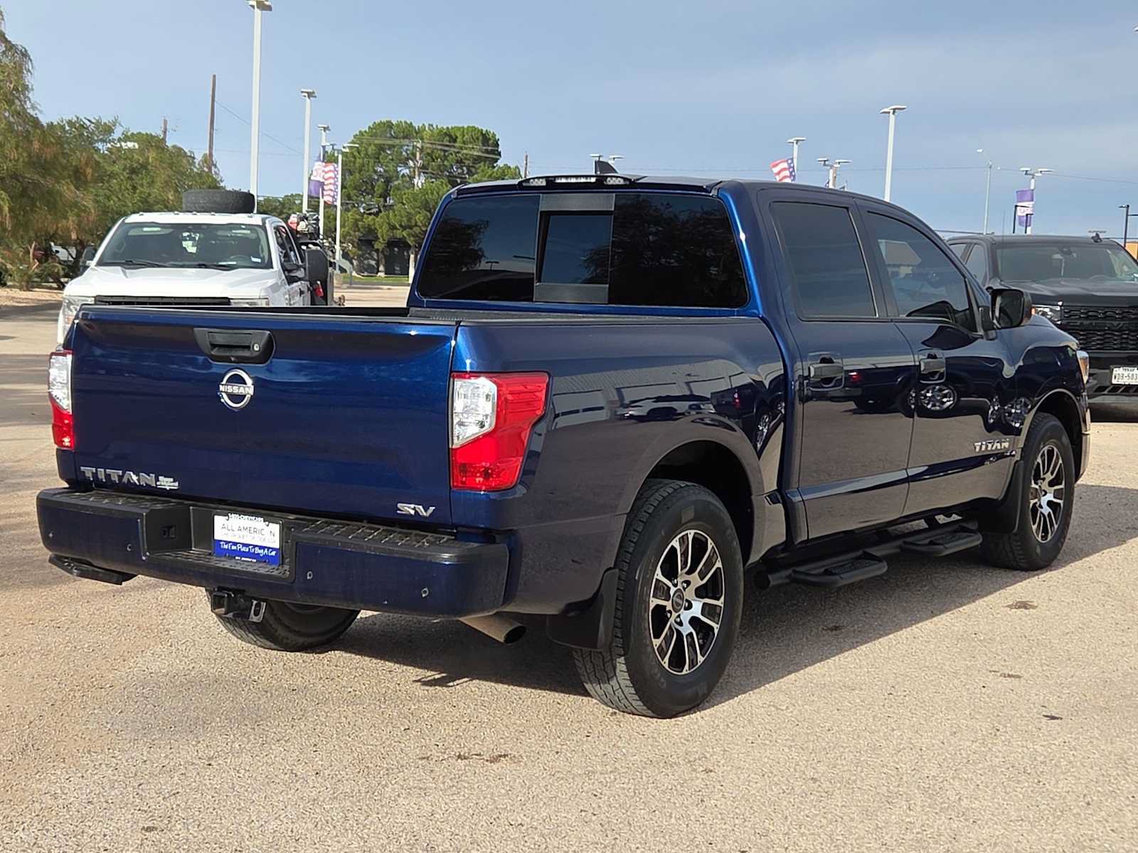 Used 2023 Nissan Titan SV w/ SV Convenience Package RWD image 8