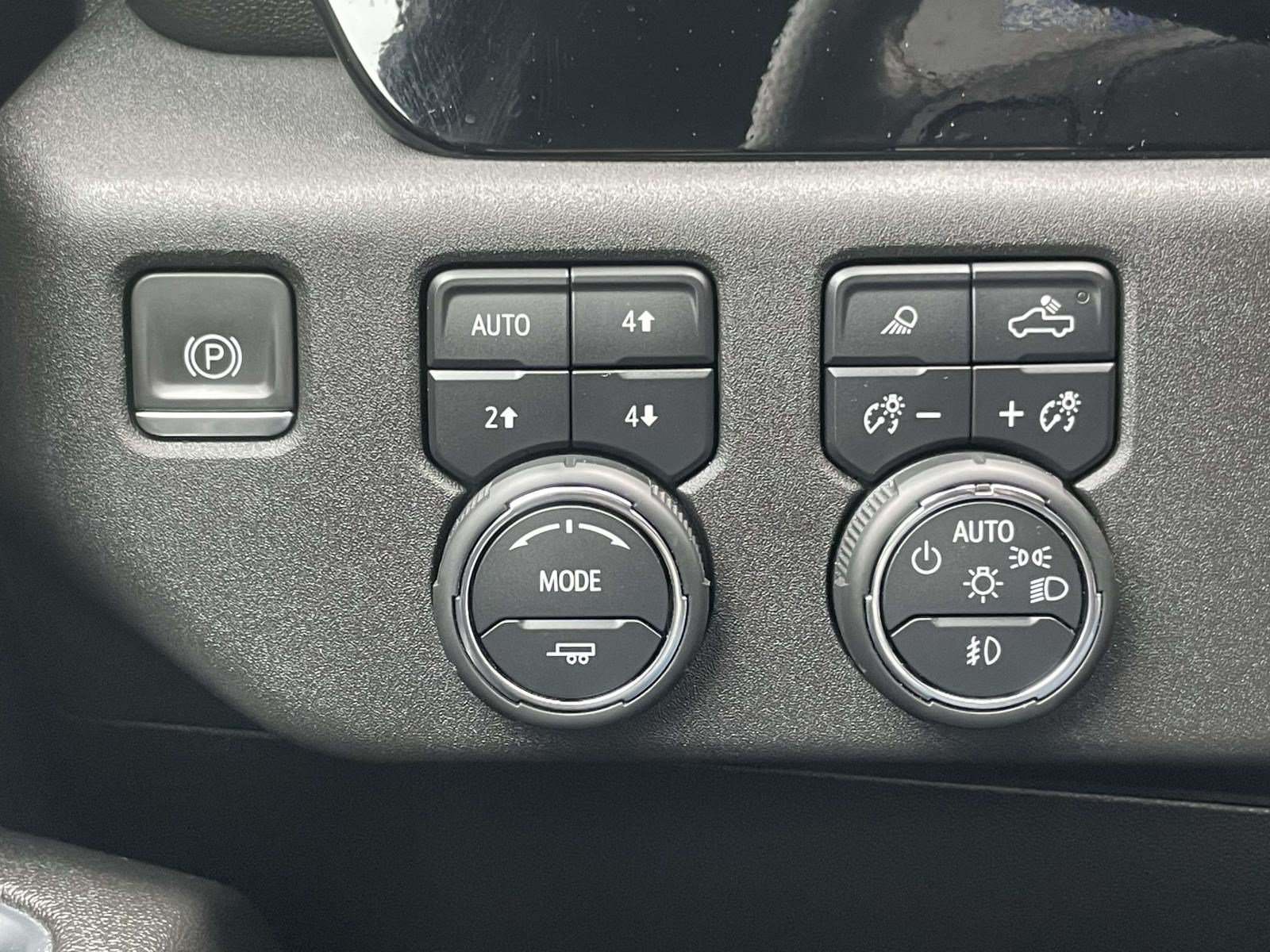 Used 2024 Chevrolet Silverado 2500 LTZ AWD/4WD image 18