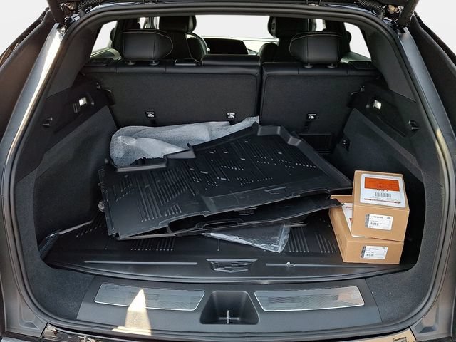 New 2026 Cadillac Lyriq Luxury w/ LPO, Floor Liner Package AWD/4WD image 15