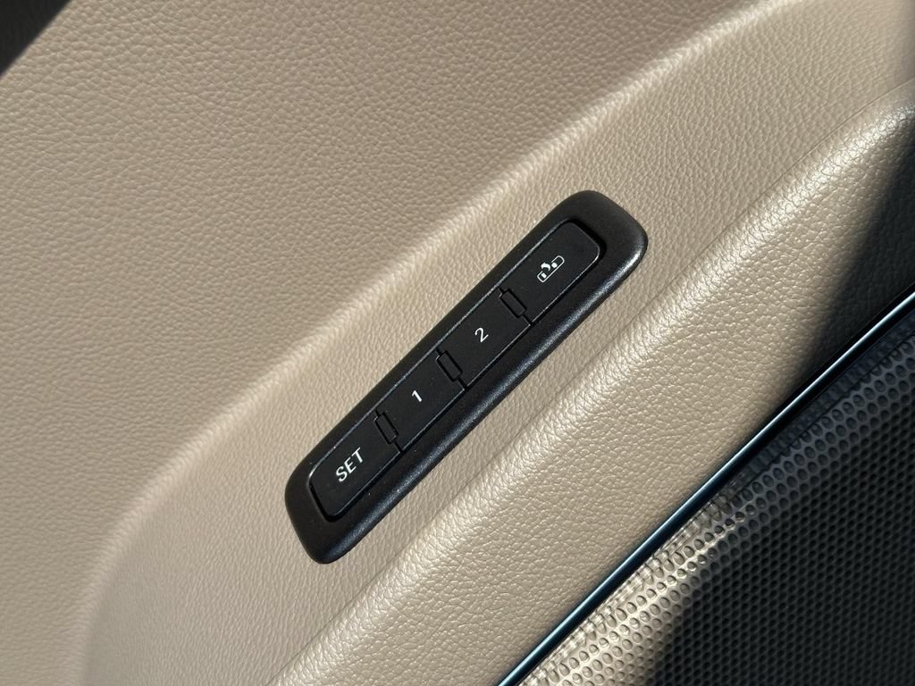 Used 2016 Chevrolet Tahoe LT RWD image 26