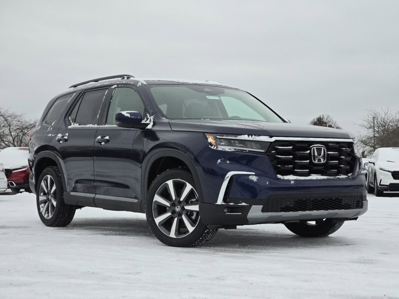 New 2025 Honda Pilot Touring image 2