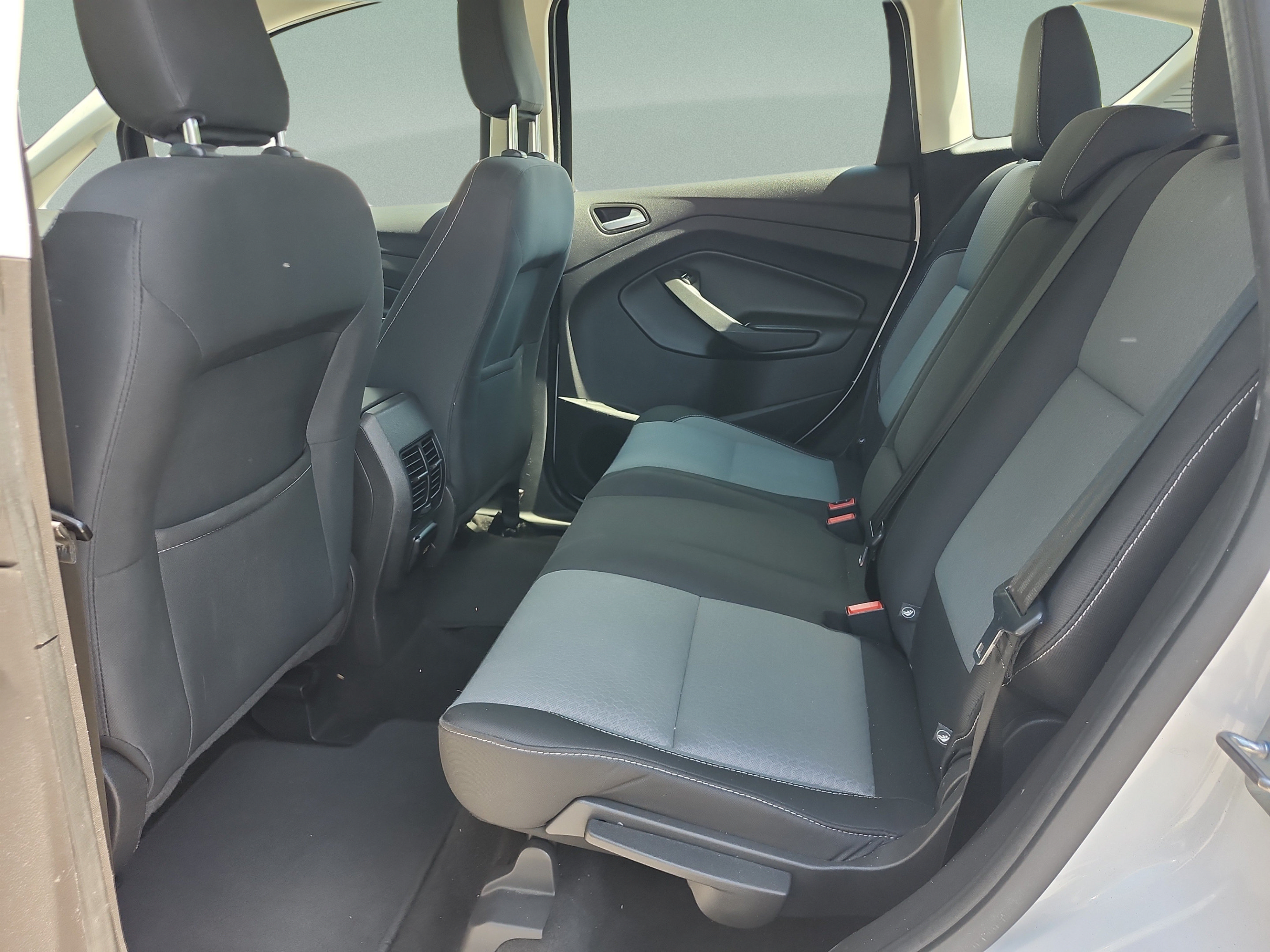 Used 2018 Ford C-MAX SE FWD image 17