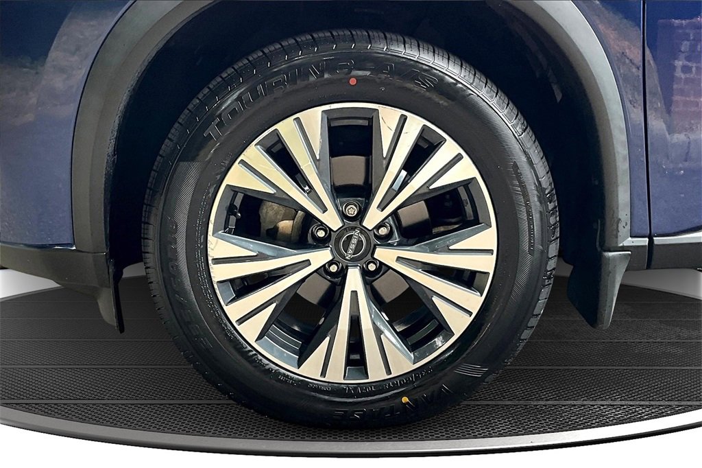 Used 2023 Nissan Rogue SV w/ SV Premium Package image 31