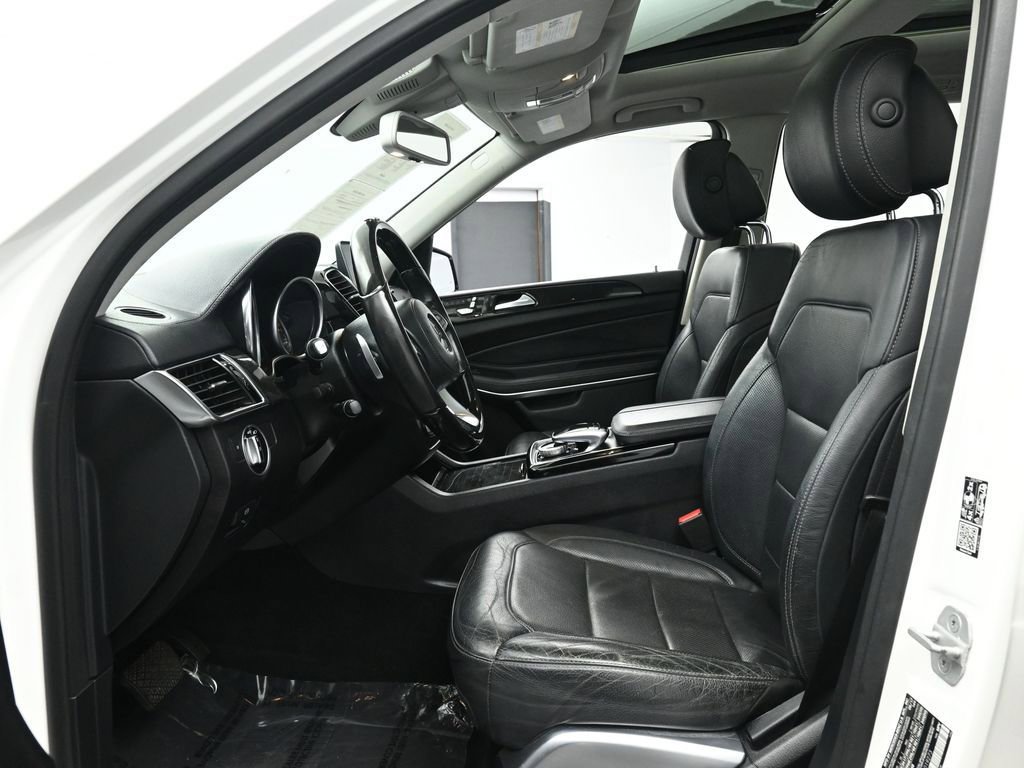 Used 2018 Mercedes-Benz GLS 550 4MATIC w/ Driver Assistance Package image 11