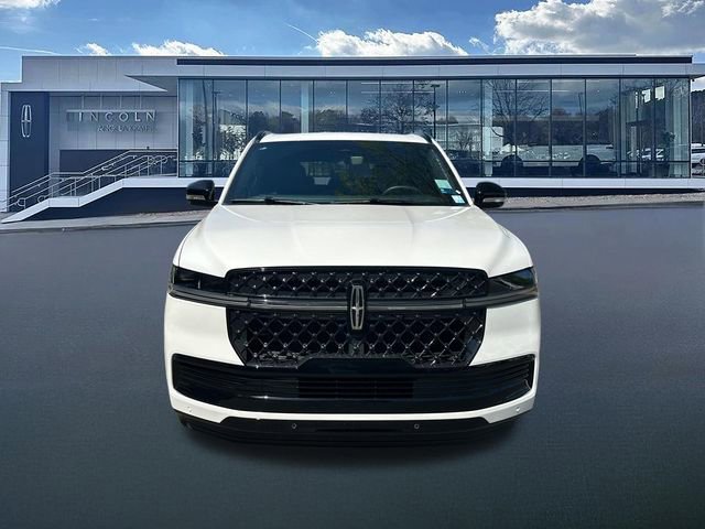 New 2026 Lincoln Navigator Reserve image 2