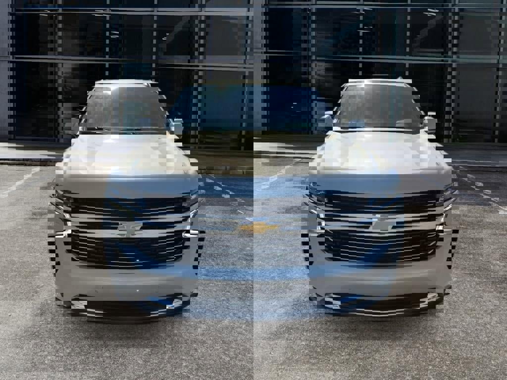 Used 2024 Chevrolet Suburban LT image 2