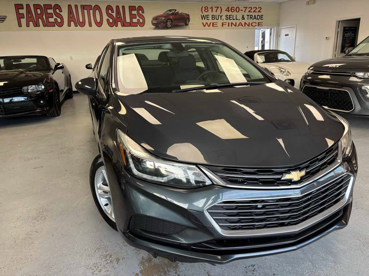 Used 2018 Chevrolet Cruze LT w/ Convenience Package image 5
