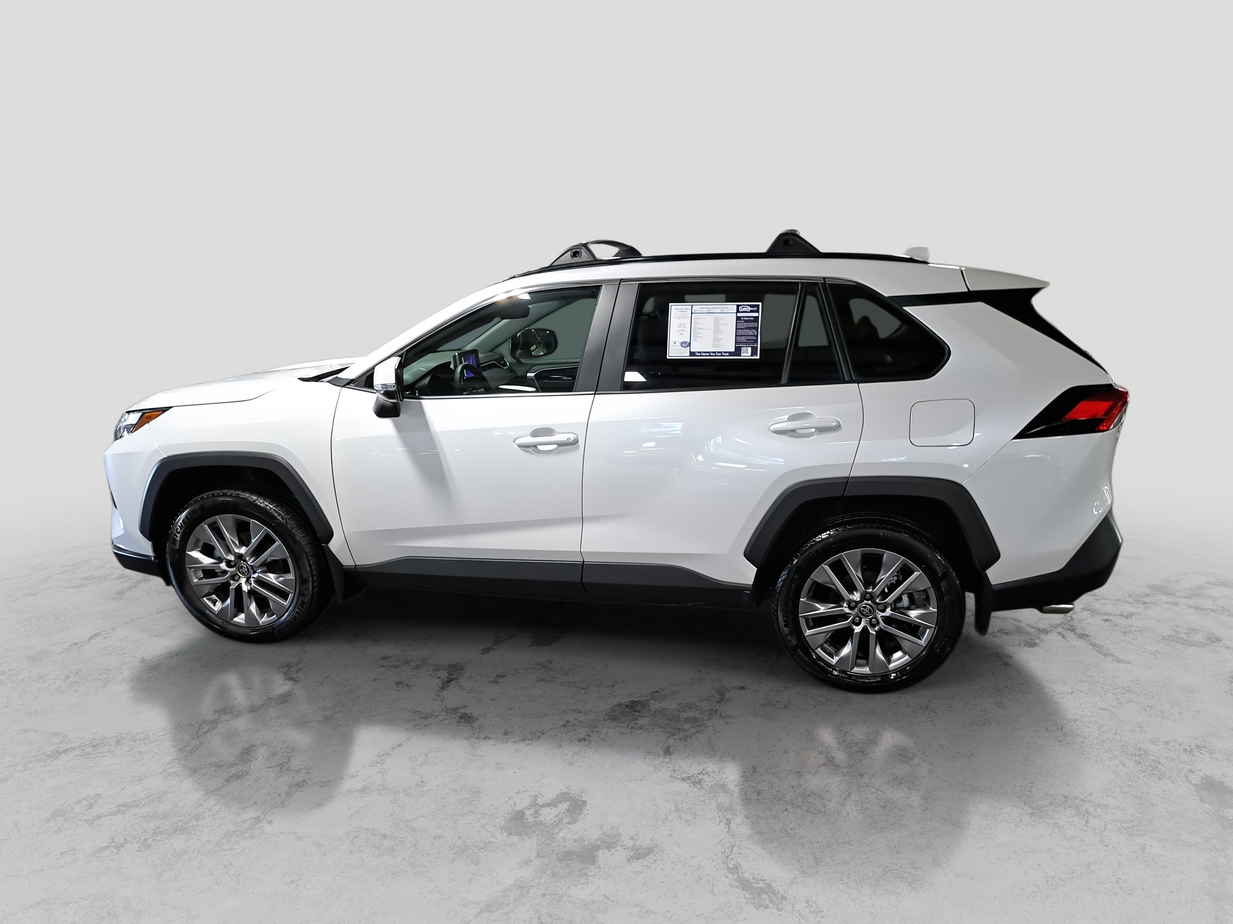 Used 2025 Toyota RAV4 XLE Premium image 8