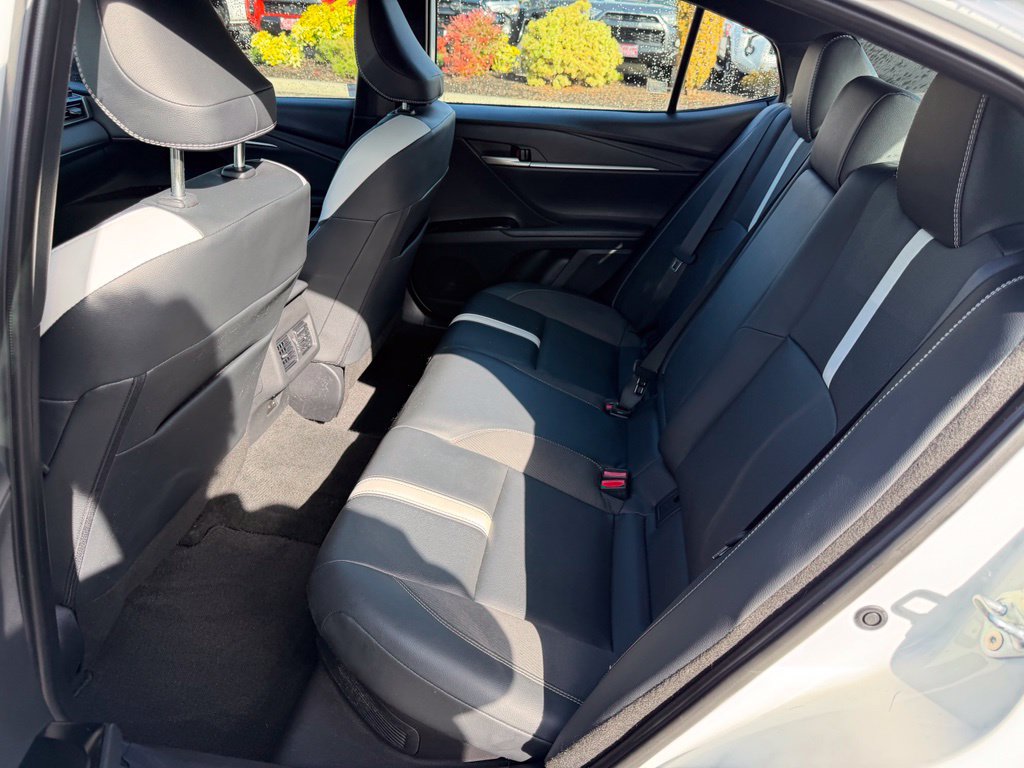 Certified 2025 Toyota Camry Hybrid FWD image 17