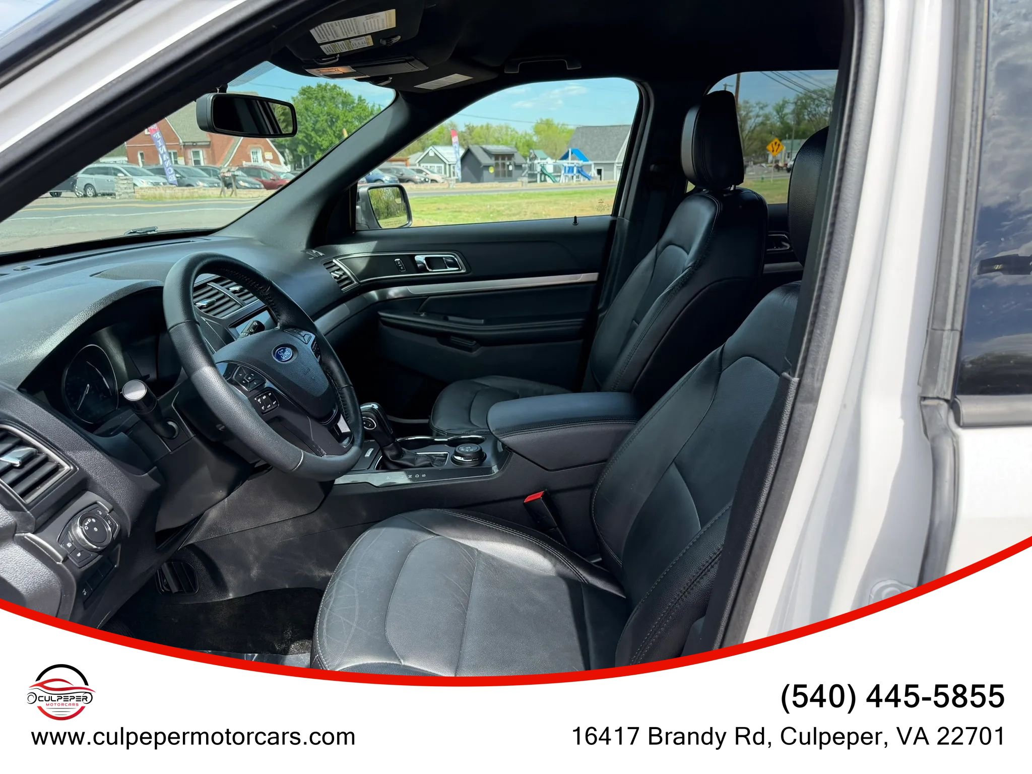 Used 2018 Ford Explorer XLT w/ Equipment Group 202A image 7